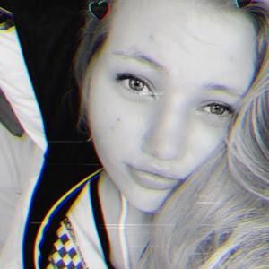 Meet your Posher, Mackenzie